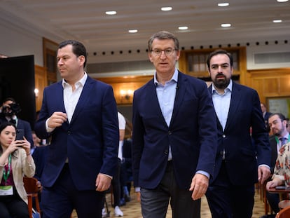 El presidente del PP, Alberto Núñez Feijóo, a su llegada al Global Youth Leadership Forum, el jueves en el palacio de la Magdalena de Santander.