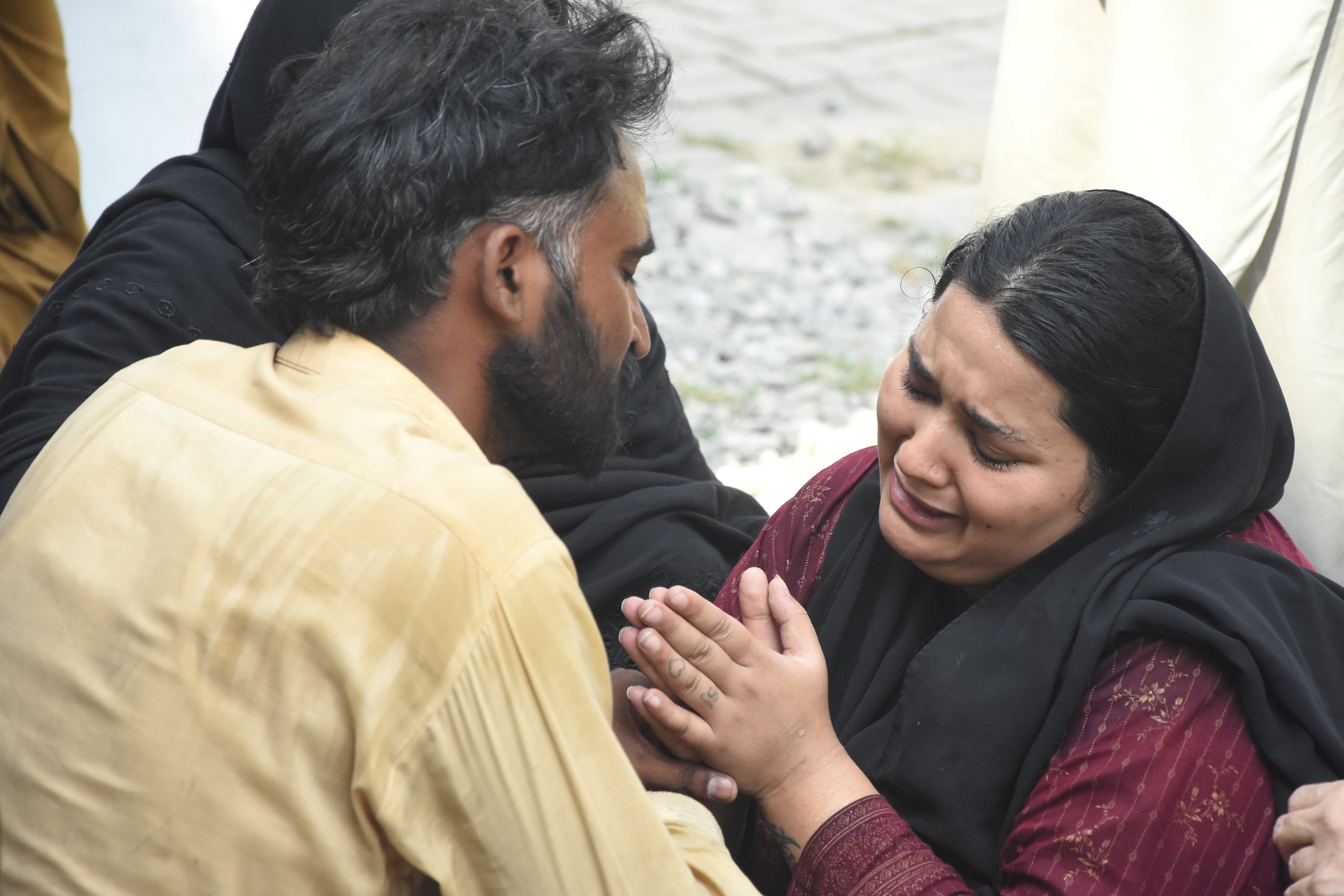 Mueren al menos 15 recién nacidos en un incendio en un hospital en Pakistán