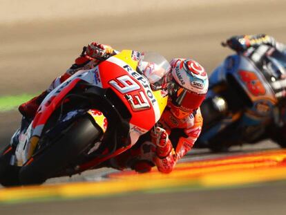 Marc Márquez, durante la carrera en el circuito Motorland.