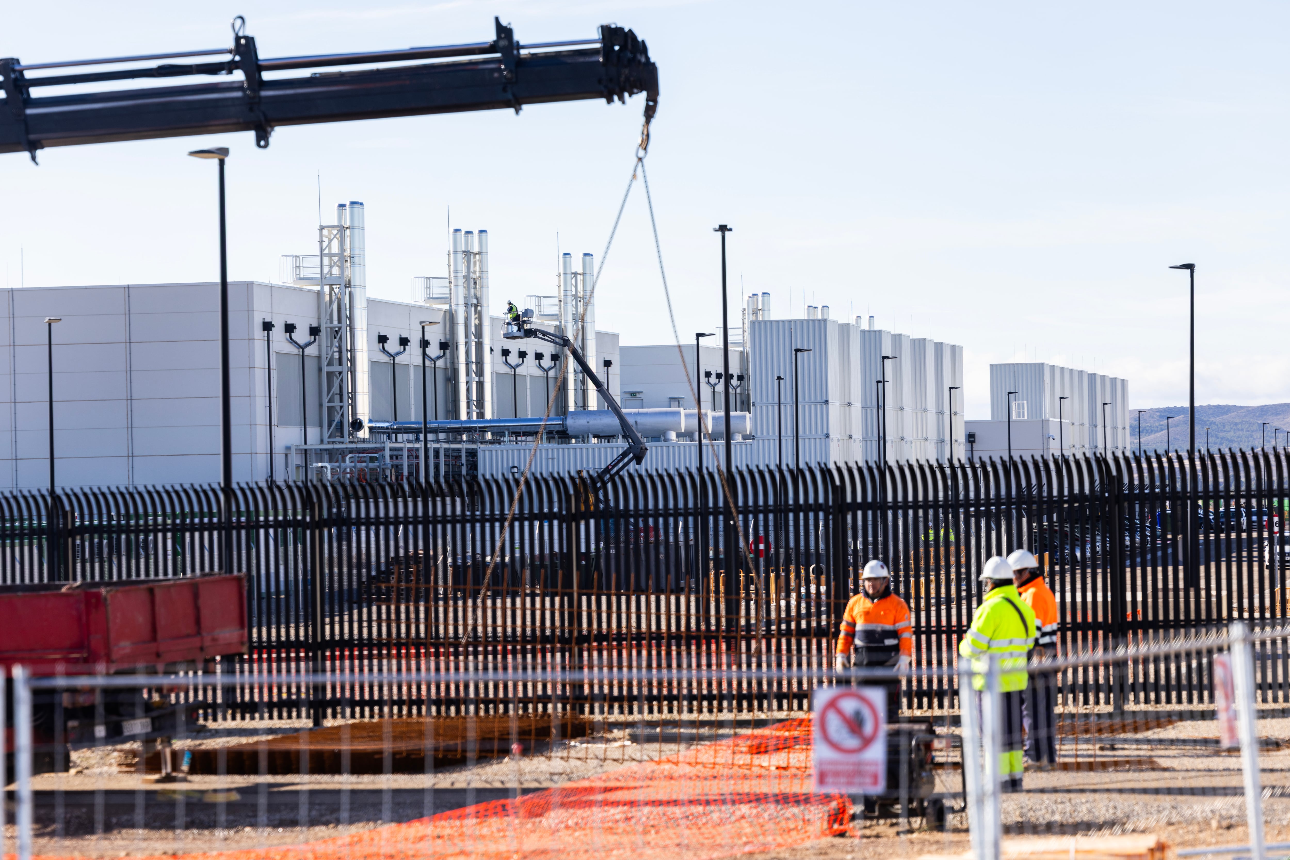 Centro de datos de Amazon en Villanueva del Gállego (Zaragoza). Junto a las instalaciones se está ejecutando una segunda fase que duplicará su tamaño.