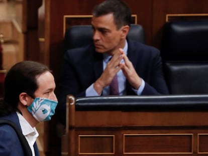 Iglesias y Sánchez, en un pleno del Congreso.