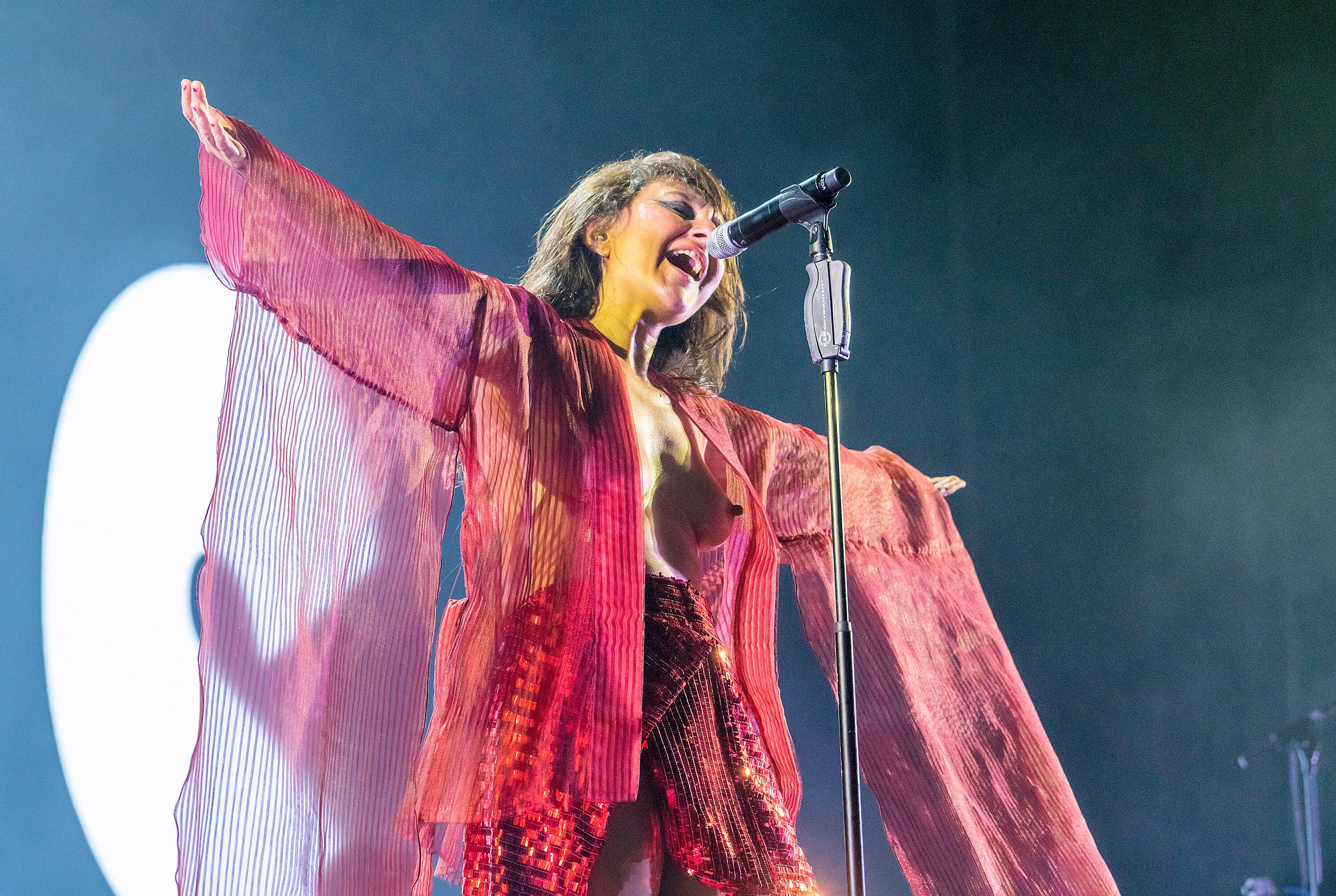 La cantante Eva Amaral actúa en uno de los escenarios del Festival Sonorama en 2023. 