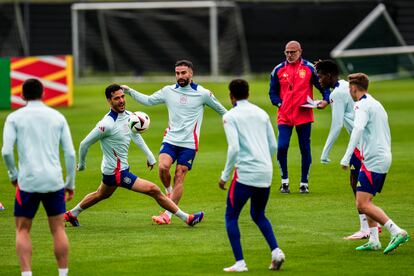 Los jugadores de la selección, en el entrenamiento de ayer.