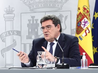 El ministro de Inclusión, Seguridad Social y Migraciones, José Luís Escrivá, interviene durante una rueda de prensa posterior al Consejo de Ministros, en la Moncloa.