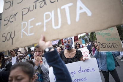 “Ser políticamente puta es no tenerle miedo a la palabra, saber que se usa para coartar las acciones de libertad que las mujeres ejercemos sobre nuestro cuerpo”, dice una activista.