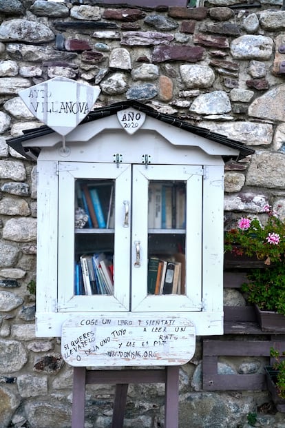 Intercambio de libros en el pueblo de Villanova.
