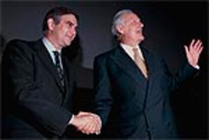 Paolo Cantarella (izquierda), el dimitido consejero delegado de Fiat, y el presidente de Fiat, Paolo Fresco.