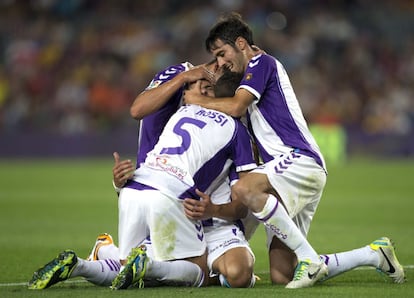 Los jugadores del Valladolid celebran el gol de Javi Guerra