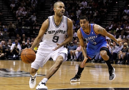 Tony Parker ante Thabo Sefolosha.