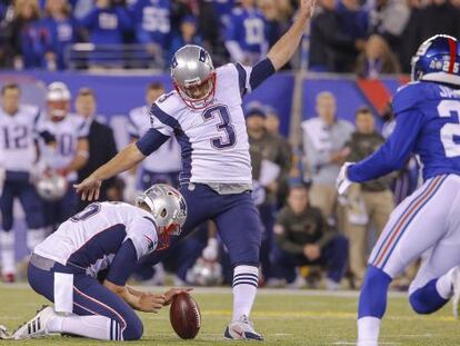 Gostkowski en el disparo que dio la victoria a los Patriots.