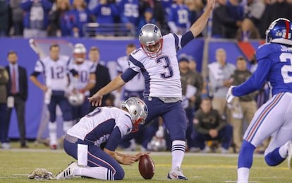 Gostkowski en el disparo que dio la victoria a los Patriots.