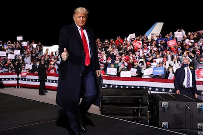 El presidente de Estados Unidos, Donald Trump, celebra un mitin de campaña en Johnstown, Pensilvania, (EE UU) el pasado 13 de octubre.