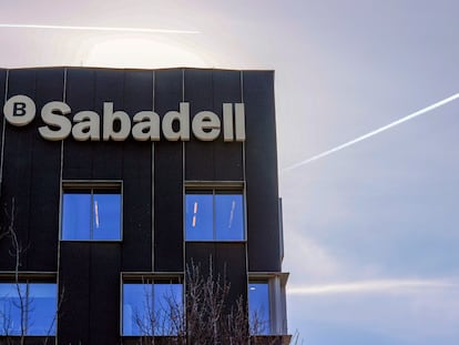 Fotografía de archivo de la sede corporativa del Banco Sabadell en Sant Cugat del Vallés (Barcelona).