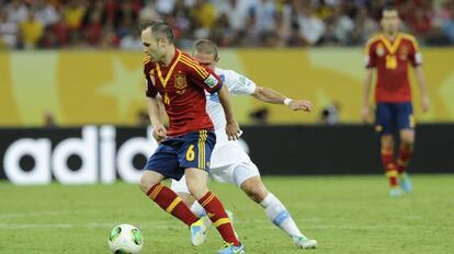 Andrés Iniesta durante un momento del partido contra Uruguay.