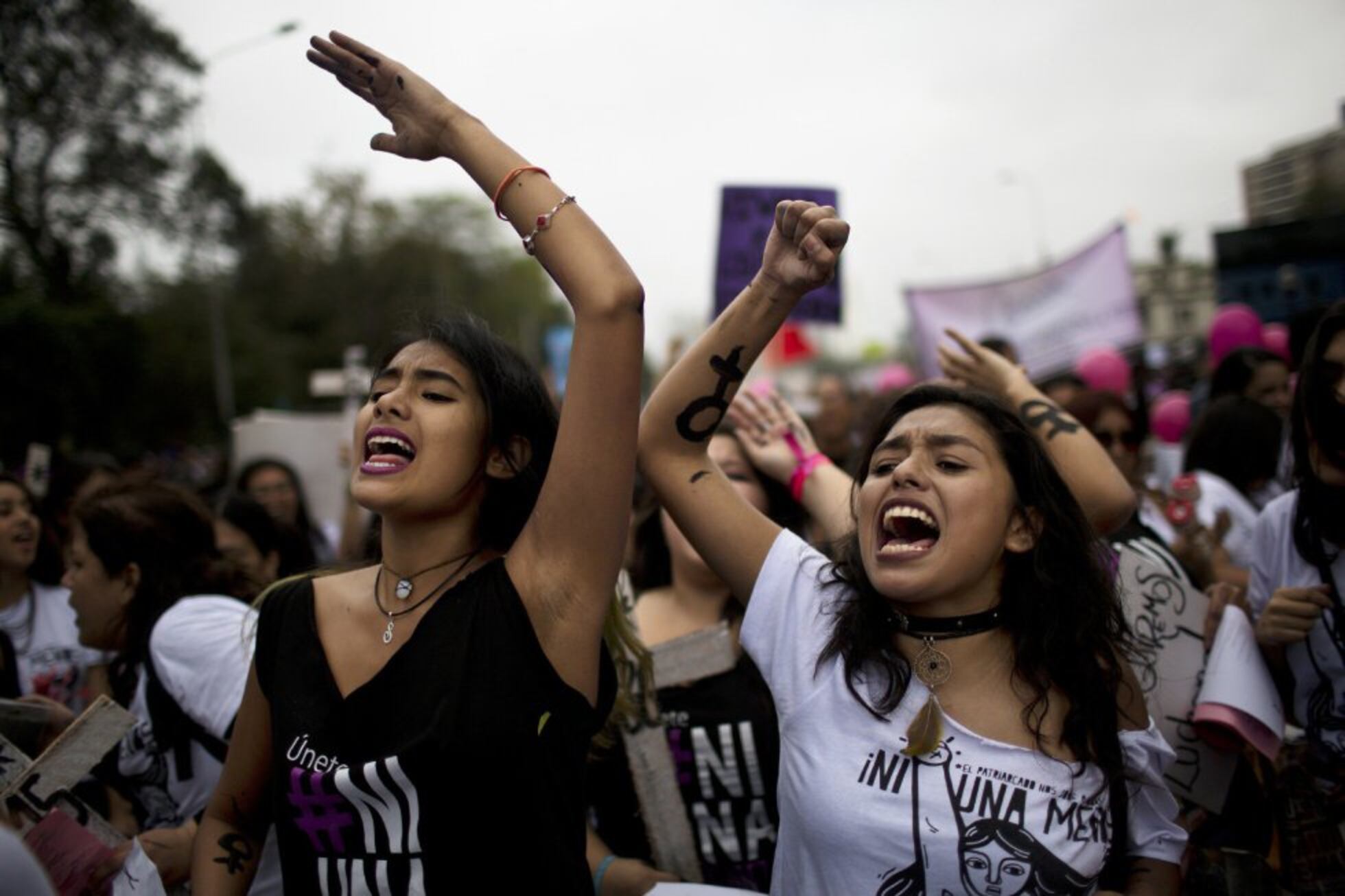 Miles marchan en Lima contra la violencia hacia las mujeres. | Fotos ...