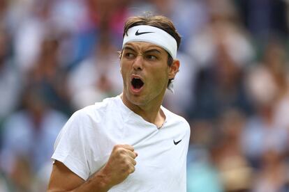 El jugador estadounidense, Taylor Fritz, durante su partido de cuartos de final contra Rafael Nadal, el día 6 de julio.