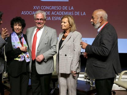 Desde la izquierda, Fernando Iwasaki, Luisa Valenzuela, Gonzalo Celorio, Carme Riera y Leonardo Padura, este lunes en Sevilla.