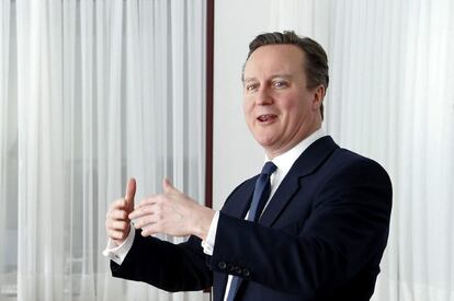El primer ministro británico, David Cameron, antes de una reunión bilateral con su homólogo italiano, Matteo Renzi, hoy en Bruselas.