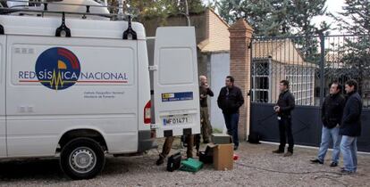 Estación móvil de control de movimientos sísmicos, en Torreperogil.