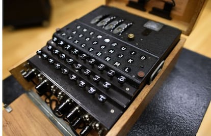 Esta m&aacute;quina nazi Enigma M4, extremadamente rara, ha batido el r&eacute;cord mundial en subastas de este tipo de aparatos.