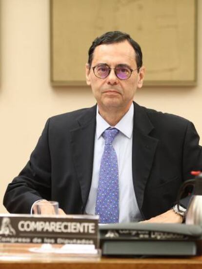 Jaime Caruana, gobernador del Banco de España entre 2000 y 2006, comparece en el Congreso de los Diputados.