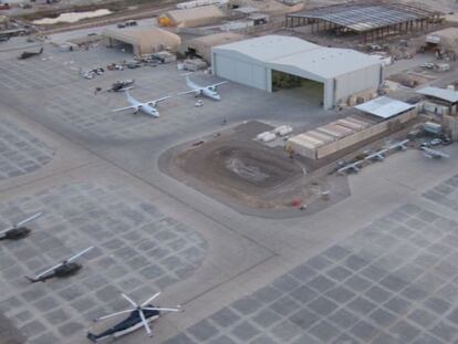 Helicópteros del INL Air Wing en una base de Irak.