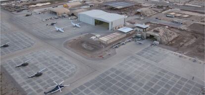 Helicópteros del INL Air Wing en una base de Irak.