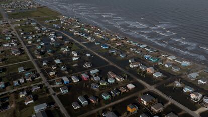 Una zona inundada en Surfside Beach (Texas), el 8 de julio.