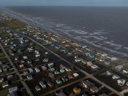 Una zona inundada en Surfside Beach (Texas), el 8 de julio.