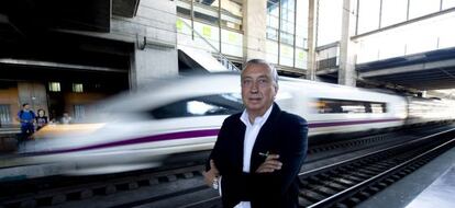 El presidente de Renfe, Julio Gómez-Pomar, en la estación de Córdoba.