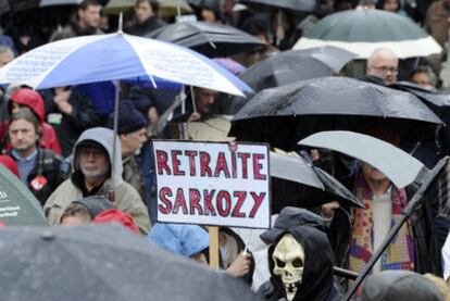 Manifestación contra la reforma del sistema de pensiones, ayer en París.