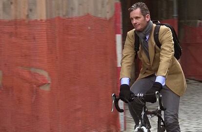 I&ntilde;aki Urdangarin, en bicicleta por las calles de Ginebra en febrero de 2017.