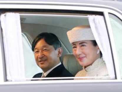 Naruhito y su esposa Masaki, este martes, durante la abdicación del emperador Akihito.