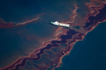 An aerial view of the 2010 oil spill in the Gulf of Mexico.