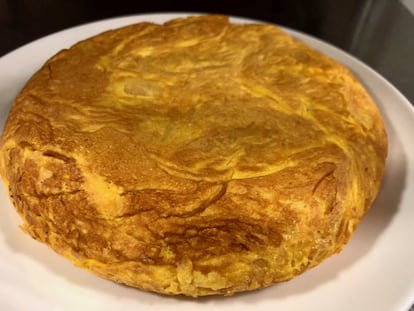 TORTILLA DE PATATAS ELABORADA CON MANTECA DE CERDO IBÉRICO / CAPEL