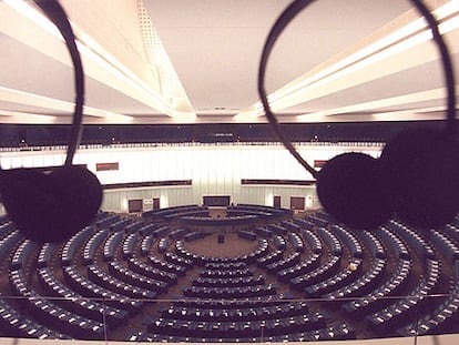 Vista del Parlamento Europeo en Estrasburgo desde las cabinas de traducción.