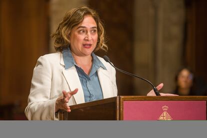 Ada Colau, en un momento del acto de inauguración de la festividad de Sant Jordi.