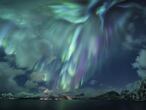 Esta fotografía de ‘la dama verde’, tal y como se conoce en Noruega a las auroras boreales de tono verdoso, ha sido la ganadora de la categoría ‘Auroras’. Su autor es el alemán Nicholas Roemmelt.

