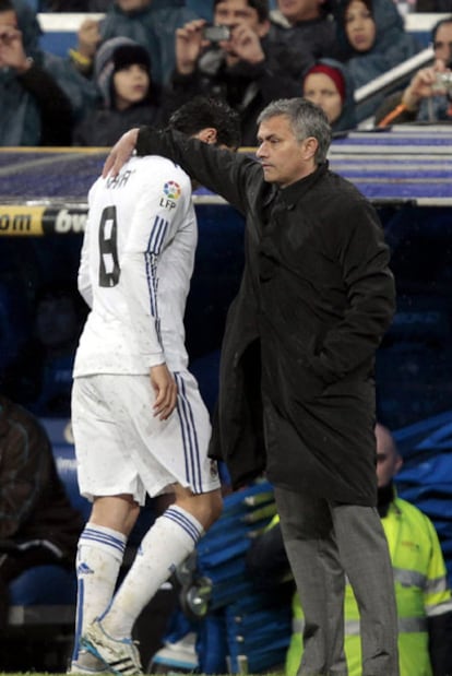 José Mourinho sustituye a Kaká ante el Levante.