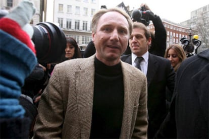 Dan Brown, a su llegada al tribunal de Londres donde se ha celebrado el juicio en marzo.