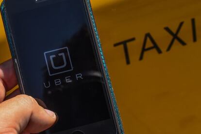 La aplicaci&oacute;n de taxi Uber. 