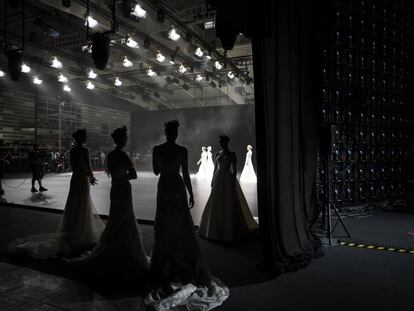 Rodatge d'una de les desfilades de la Bridal Fashion Week, la setmana passada a Barcelona.