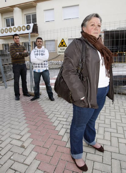 Antonia Ruiz, David y José Manuel Peña, vecinos de Cártama (Málaga) y parados de larga duración.