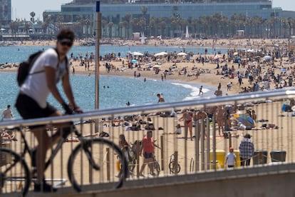 beach in Barcelona where the woman went for a swim.