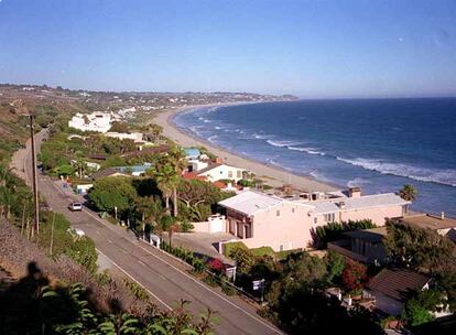 Panorámica de las playas de Malibú, en California.