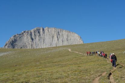 Los montañeros emplean dos días en coronar la punta más alta del monte Olimpo, el pico Mitikas (2.918 metros), donde no hay que olvidar firmar el registro de visitantes.