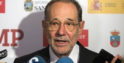 Former NATO chief Javier Solana signed the manifesto.