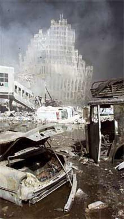 Aspecto de las torres gemelas tras el atentado de Nueva York.