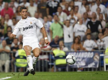 Cristiano Ronaldo durante o jogo contra o Deportivo La Coruña, quando marcou seu primeiro gol pelo Real Madrid, no dia 29 de agosto de 2009.