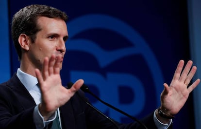 El presidente del PP, Pablo Casado, comparece en la sede central del partido.